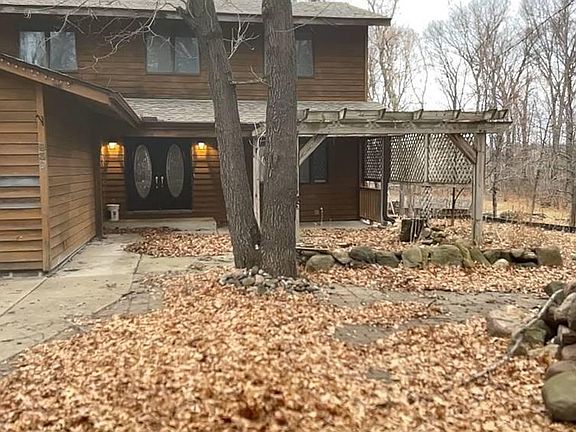 2nd image of 939 Lois Ln