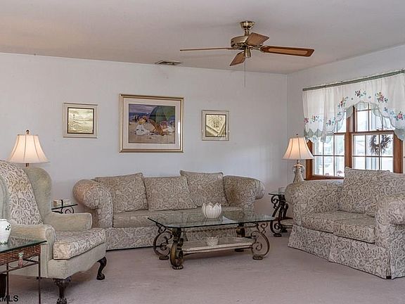 2nd image of 2912 Bayland Dr