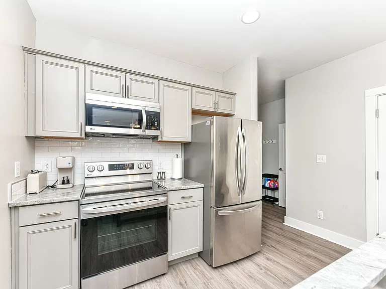 2645 N College Ave #C — Photo 18