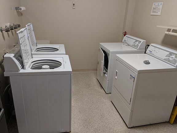 4th image of 1435 Bellevue Ave APT 103