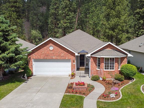 2nd image of 333 E Bridlewood Ln