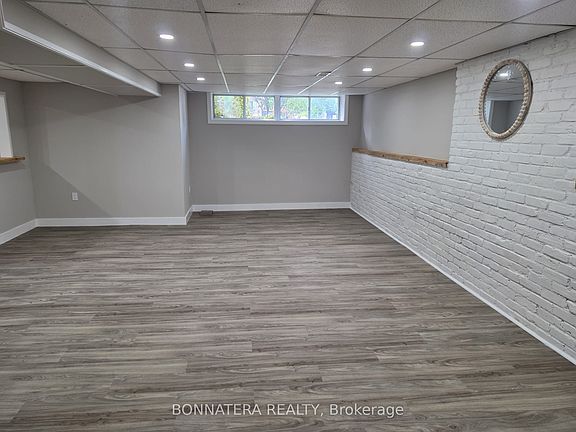 5th image of 14 Northwood Dr