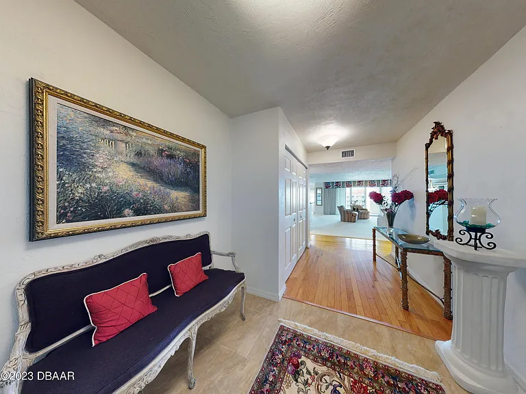 1 John Anderson Dr #Penthouse 7 — Photo 2