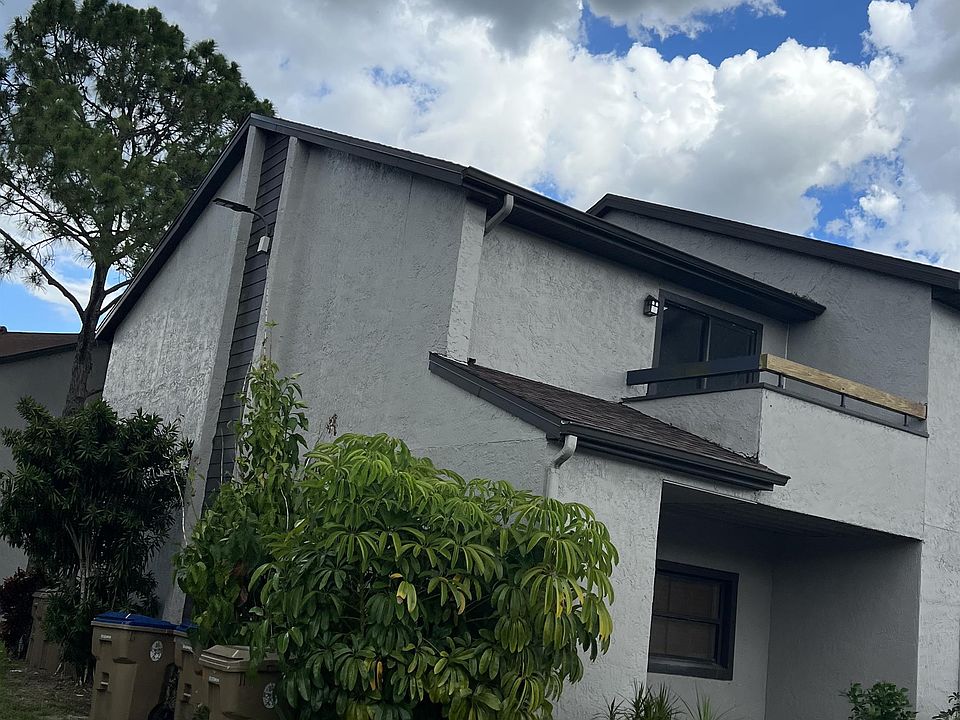 1st image of 204 Lane Davis Dr Unit 1
