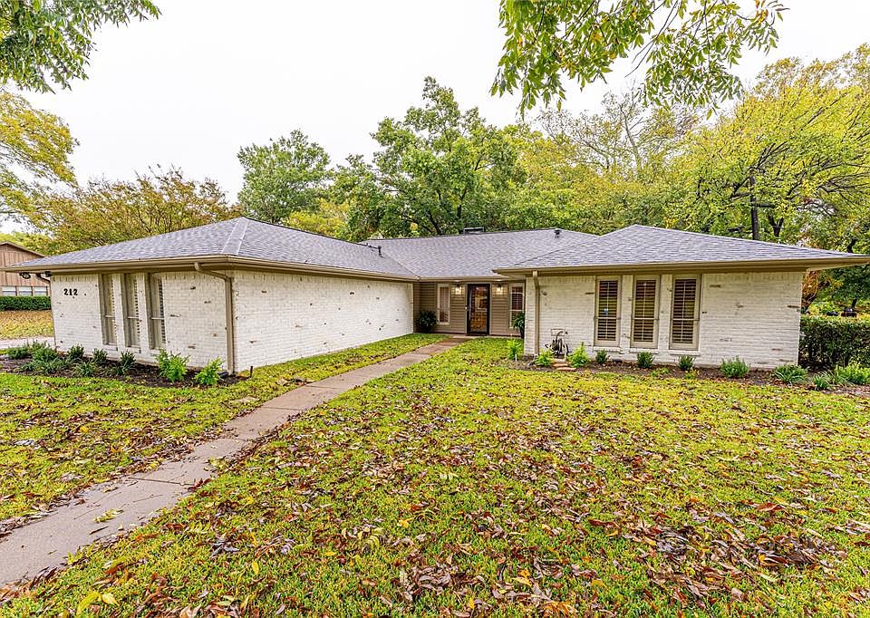 1st image of 212 Westpark Dr N
