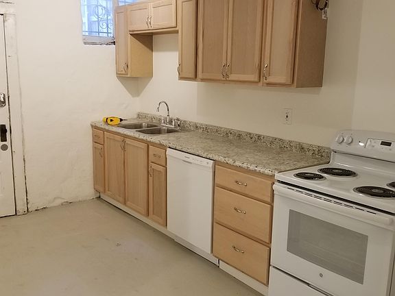 5th image of 4314 Lindell Blvd #Basement