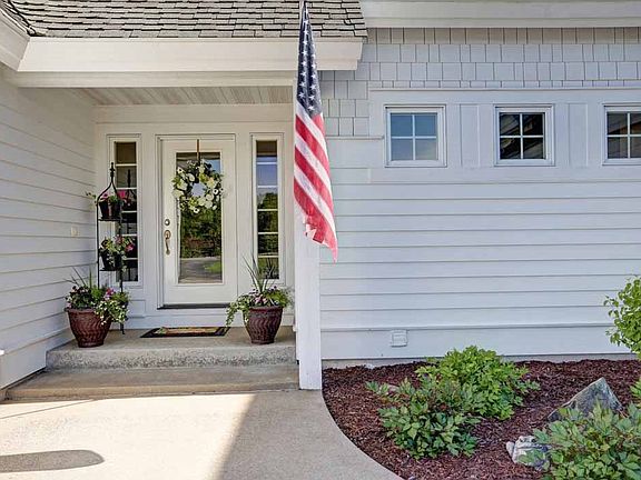 2nd image of 142674 Rolling Meadows Ln