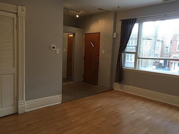 Living Room/Mudroom