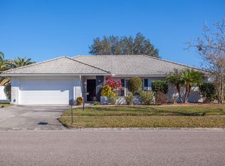 9112 Regents Park Dr, Tampa, FL 33647