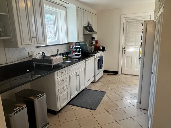 7108 Northmoor Dr, Saint Louis, MO 63105