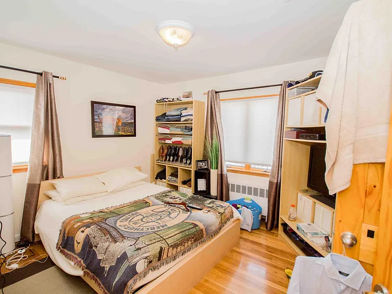 48 Rochester Ave #UPSTAIRS — Photo 15