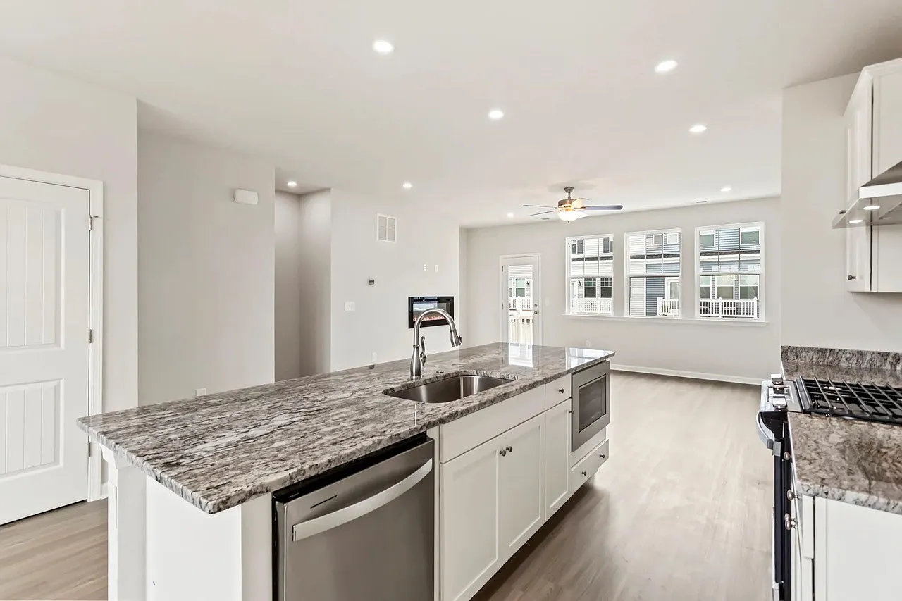 3 bed, 3.5 bath, 1685 sqft, $3,100 — Photo 1