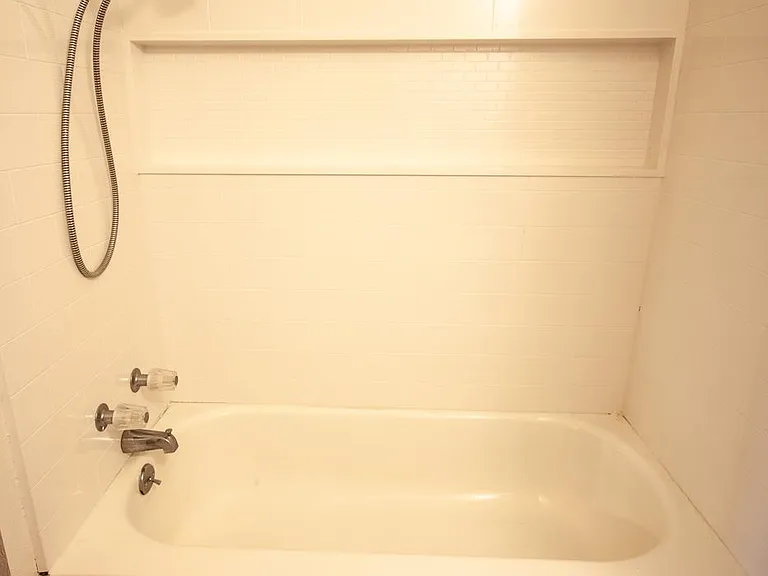2040 Gerry Dr — Photo 9