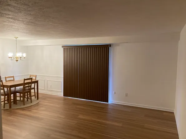 2469 Brookledge Rd #A24, Bridgeville, PA 15017