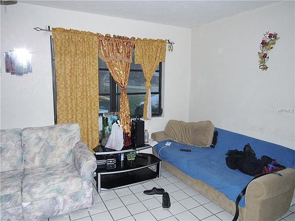 2nd image of 2531 Lakeshore Cir