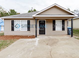 814 Pine Hill Ct, Phenix City, AL 36869