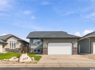 562 Rempel MANOR, Saskatoon, SK S7T 0J4