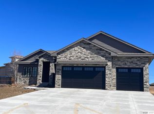 19254 Ruggles Cir, Elkhorn, NE 68022