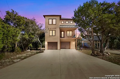 1216 Canyon Lake Dr Photo 1