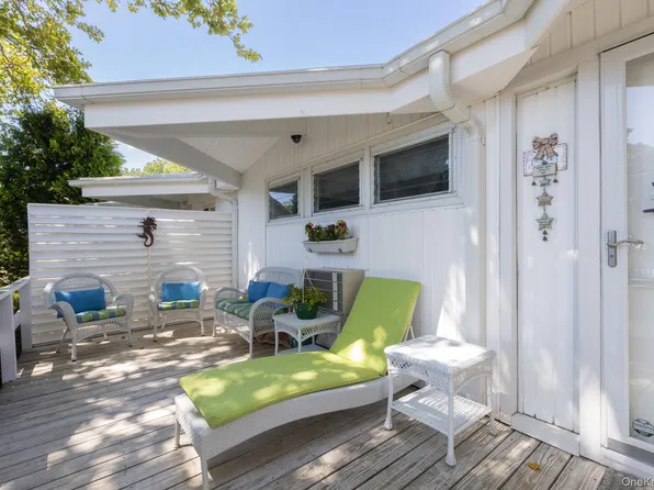 35 Library Ave. #8 T, Westhampton Beach, NY 11978