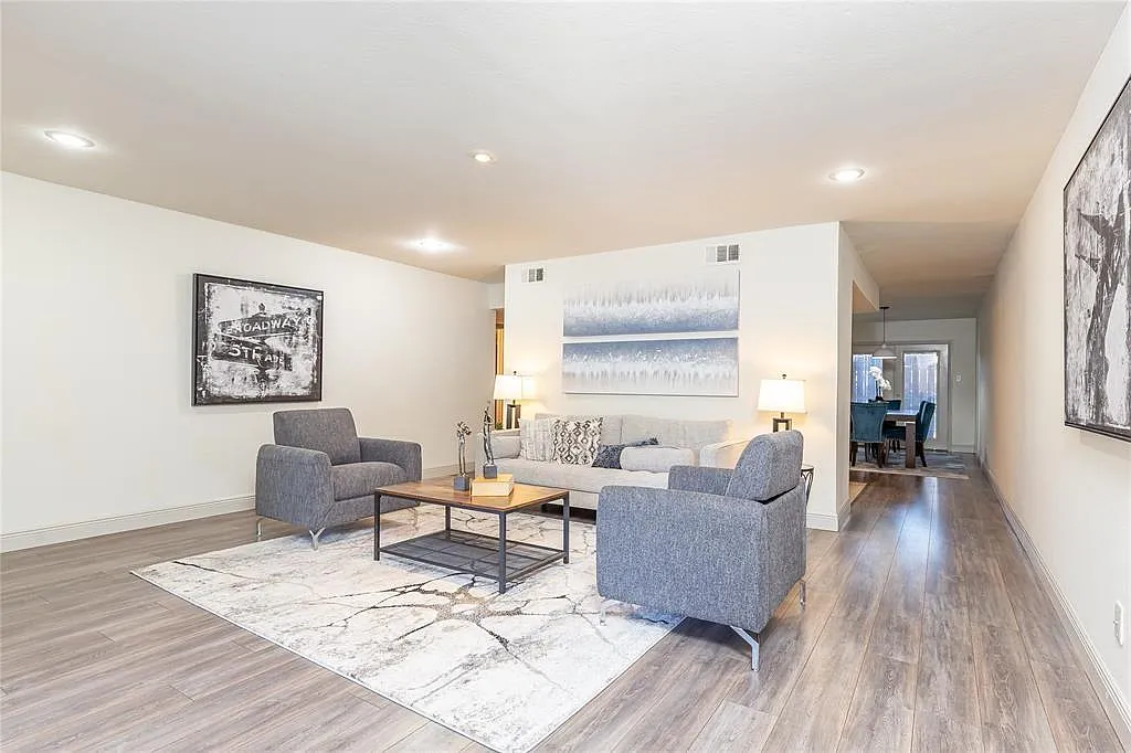 3 bed, 2.0 bath, 1287 sqft, $2,250 — Photo 2