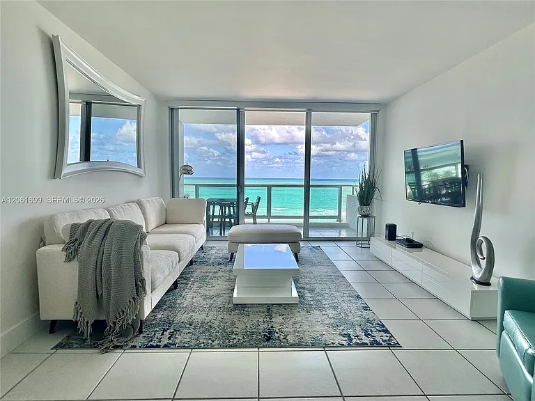 5161 Collins Ave #1017 — Photo 6