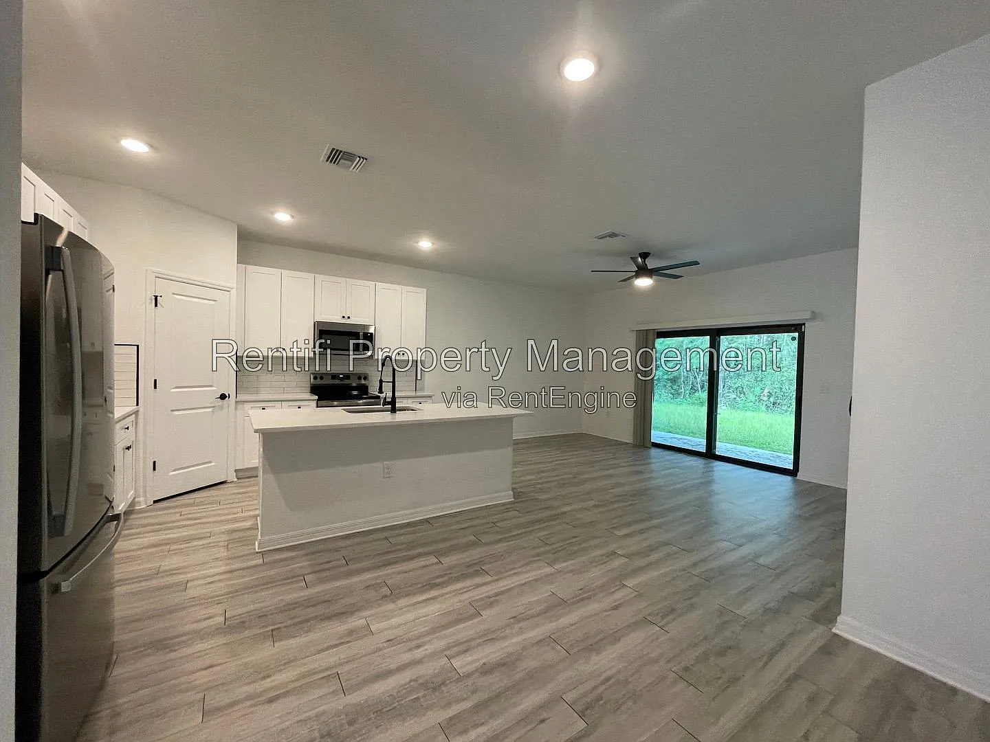 3 bed, 2.0 bath, 1182 sqft, $1,525 — Photo 3