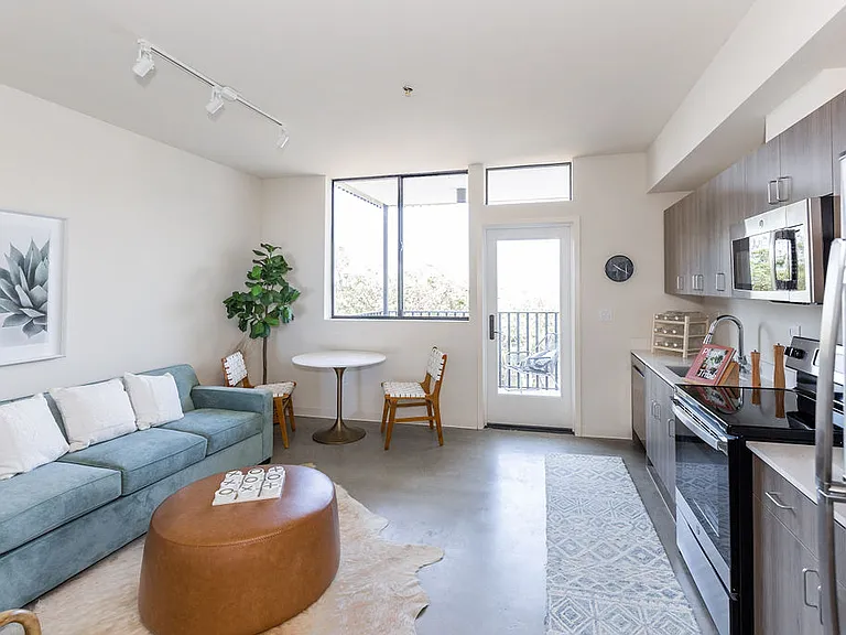 5585 Mildred St — Photo 11