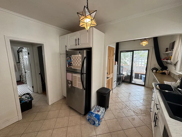 18 Blaisdell St — Photo 13