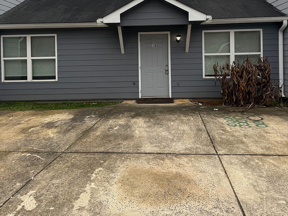 1st image of 18 Dean Manor Dr