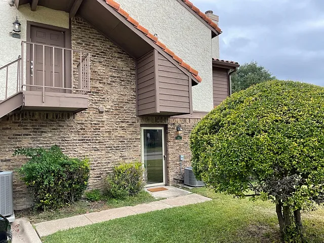 336 Melrose Dr — Photo 1