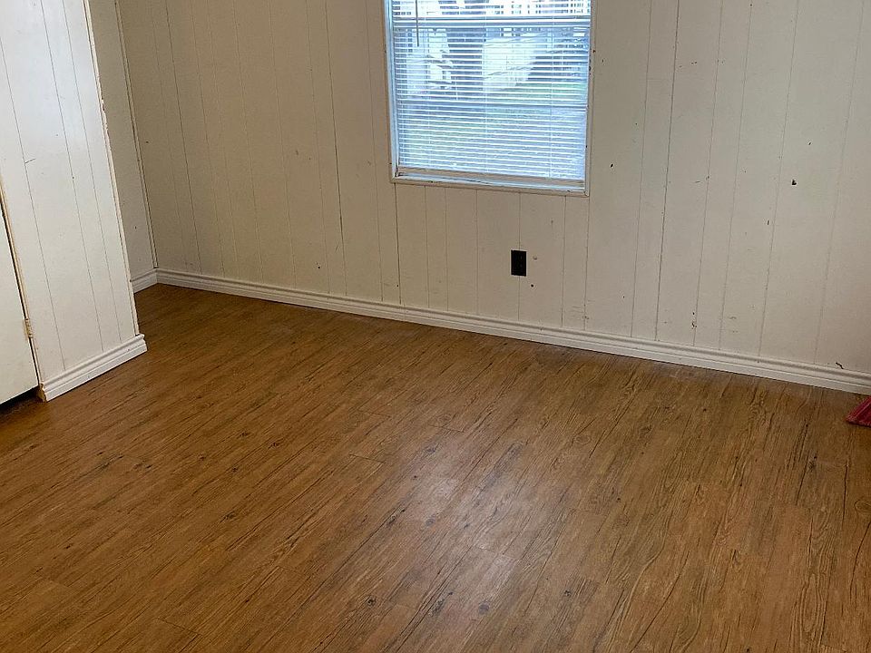 2nd image of 159 Neal St #10A