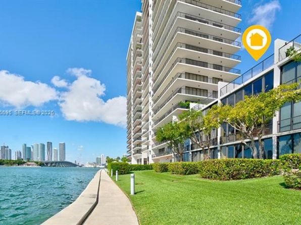 1000 Venetian Way APT 105