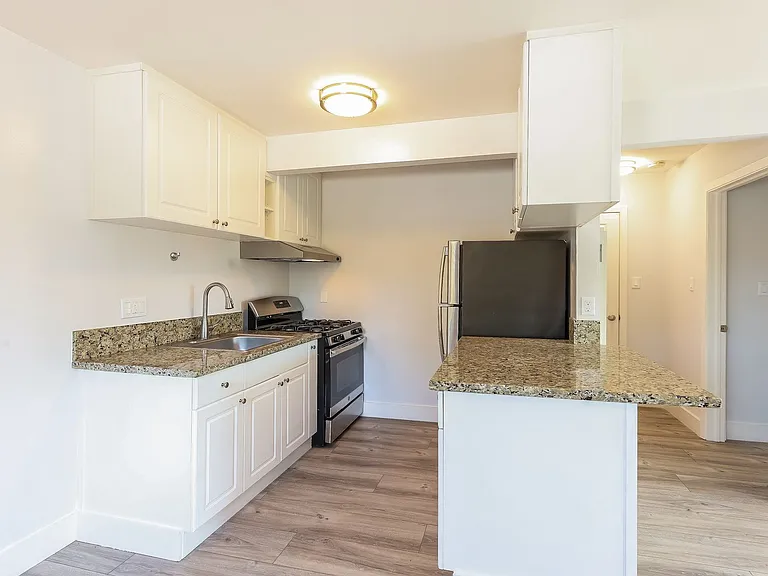 Monarch Apartments — Photo 30