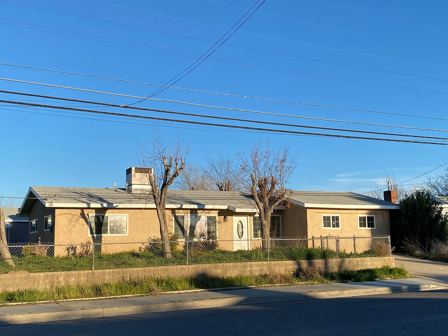 4 bed, 2000 sqft, $2,995 — Photo 1