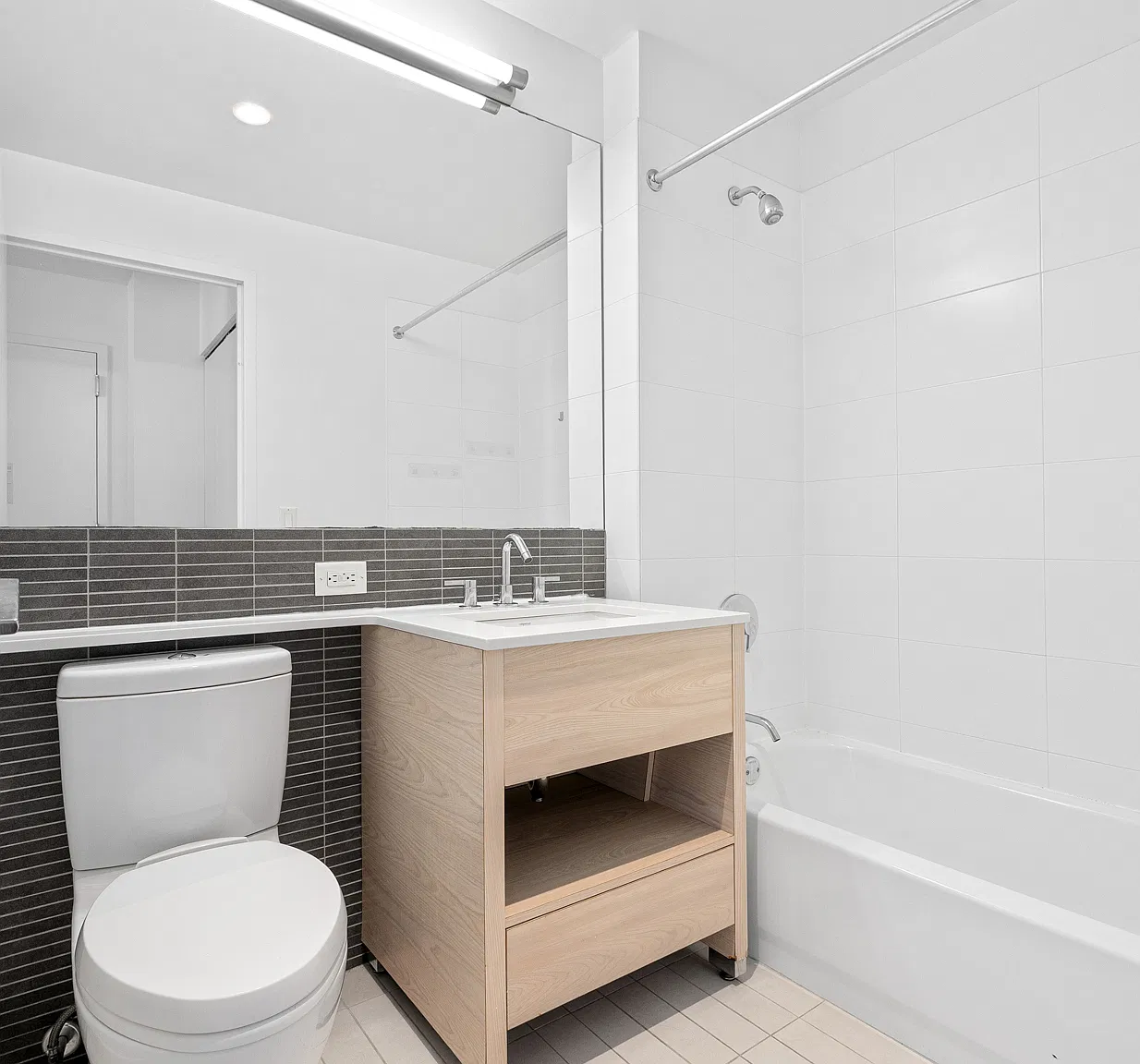 80 Dekalb Avenue — Photo 4