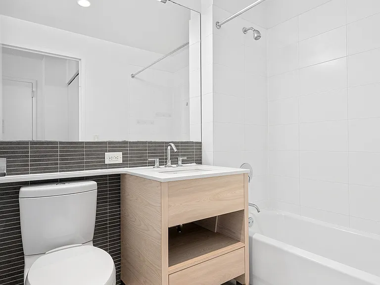 80 Dekalb Ave #29B — Photo 4