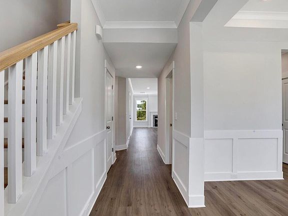 5th image of 263 Devereux Drive #4001