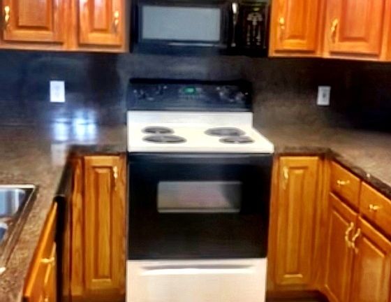 3rd image of 8082 Veterans Pkwy #3403