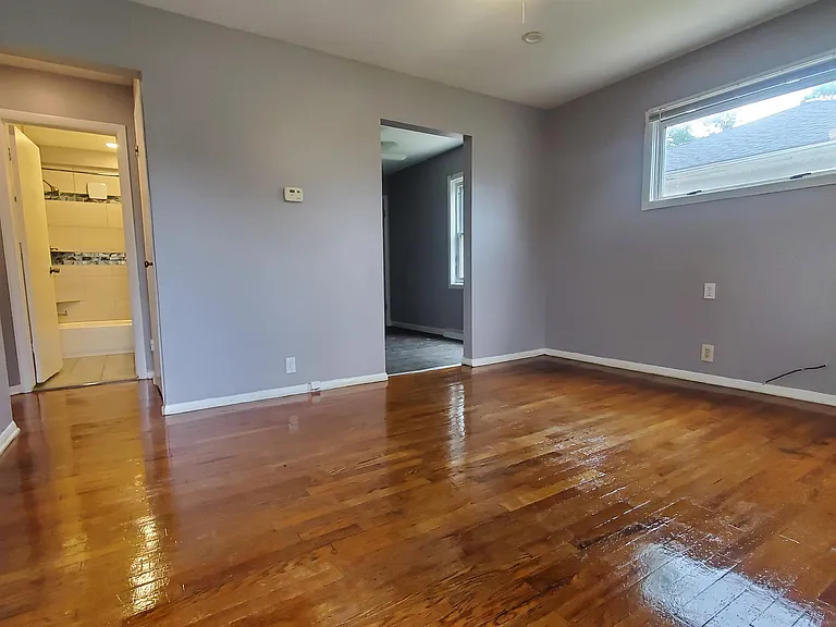 3929 Larchmont St — Photo 13