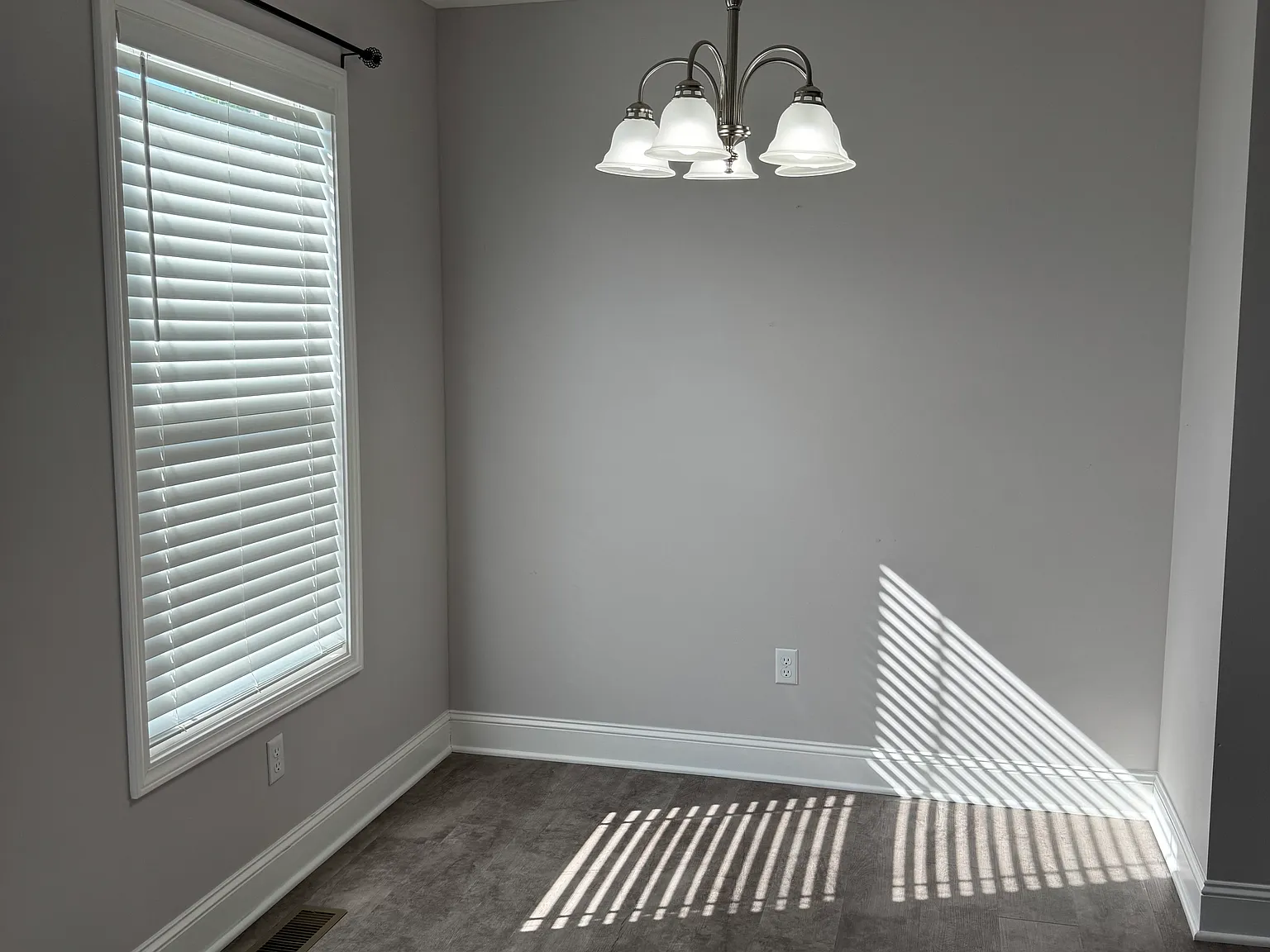 3 bed, 1500 sqft, $1,700 — Photo 3