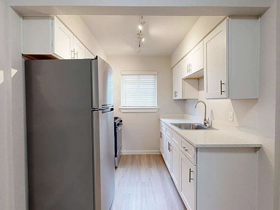 4th image of 4711 Reiger Ave #Hi-206