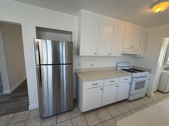 2nd image of 784 E 11th St #784