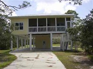 17 Cessna Ln, Panacea, FL 32346