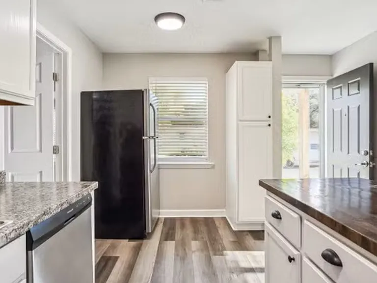 918 Fremont Ave — Photo 10