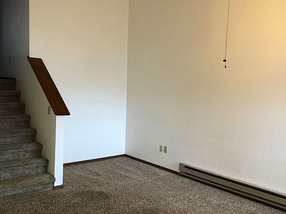 2nd image of 208 W Laurel St