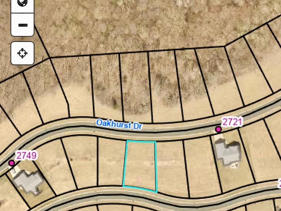 1st image of 2733 Oakhurst Dr