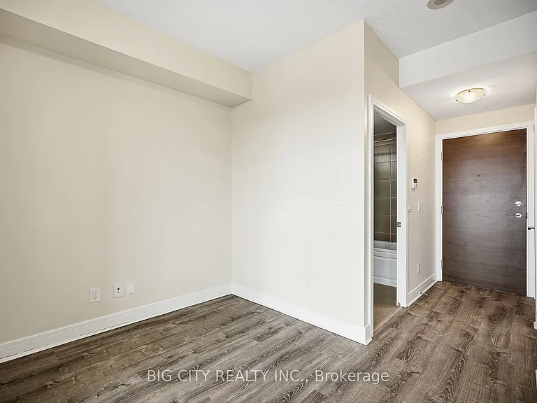 35 Brian Peck Cres #403 — Photo 20