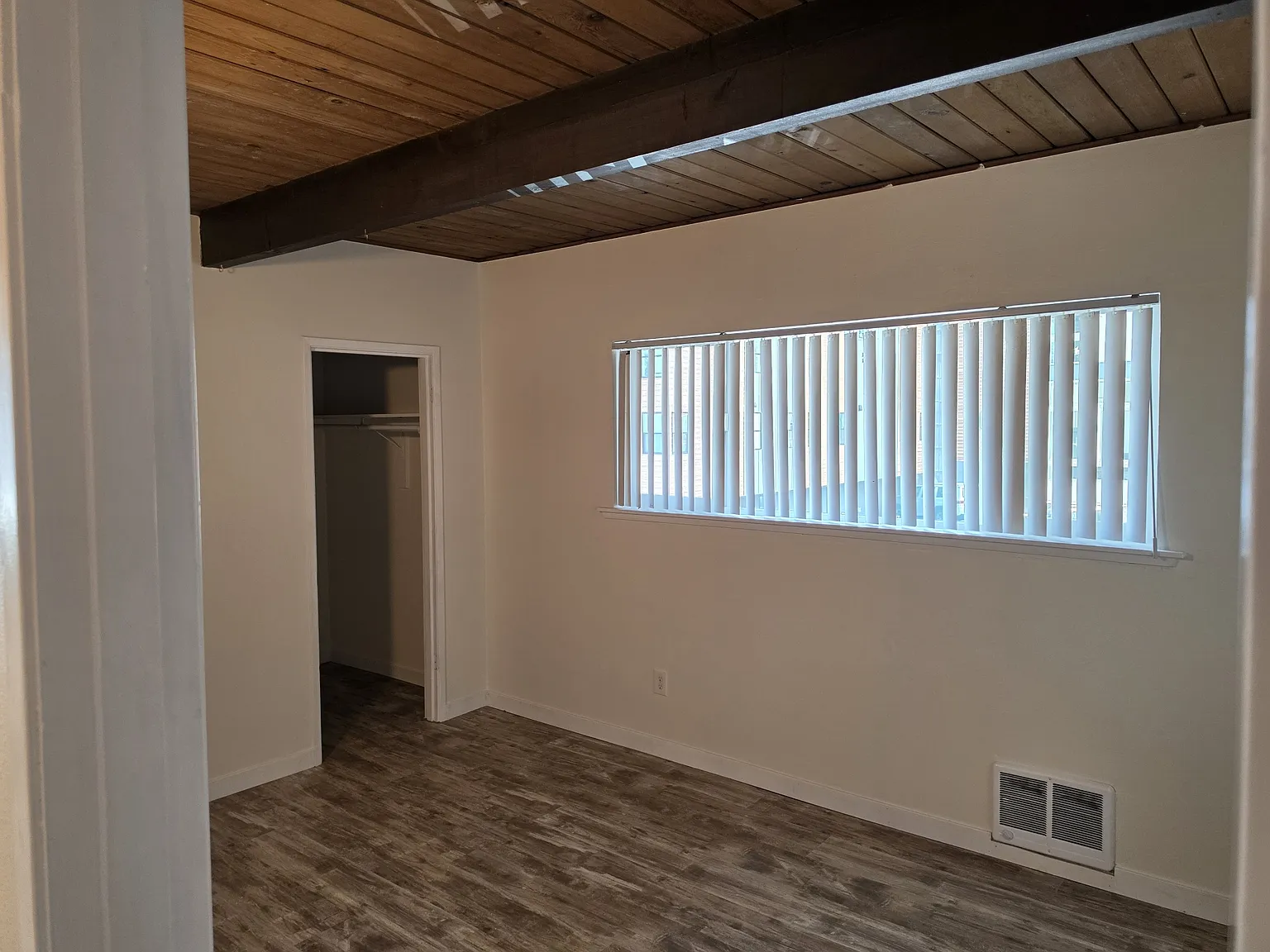 2 bed, 850 sqft, $1,700 — Photo 2