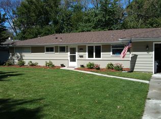 1938 N Washington St, Wheaton, IL 60187